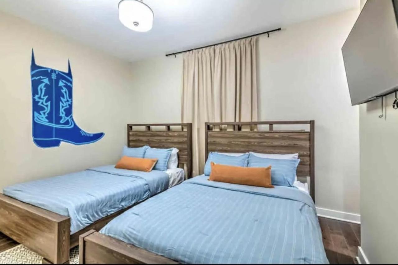 נאשוויל Luxury Four-Story Home, Rooftop Deck With Views, Pingpong! Sleeps 12! מראה חיצוני תמונה