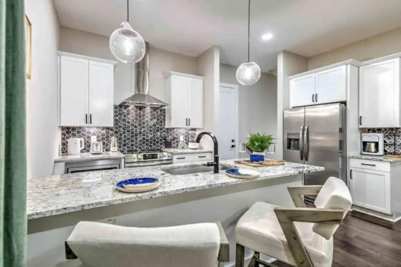 נאשוויל Luxury Four-Story Home, Rooftop Deck With Views, Pingpong! Sleeps 12! מראה חיצוני תמונה